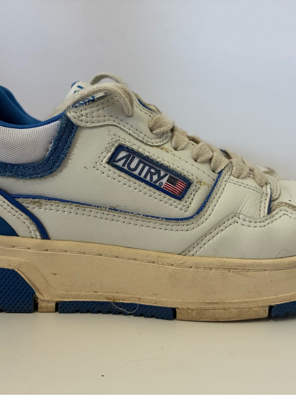 Autry CLC Low Women’s White and Blue Leather Sneakers Sz. 37